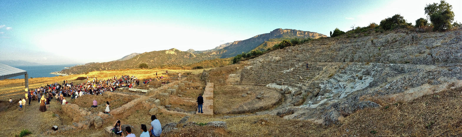 αρχαίο θέατρο Αιγείρας